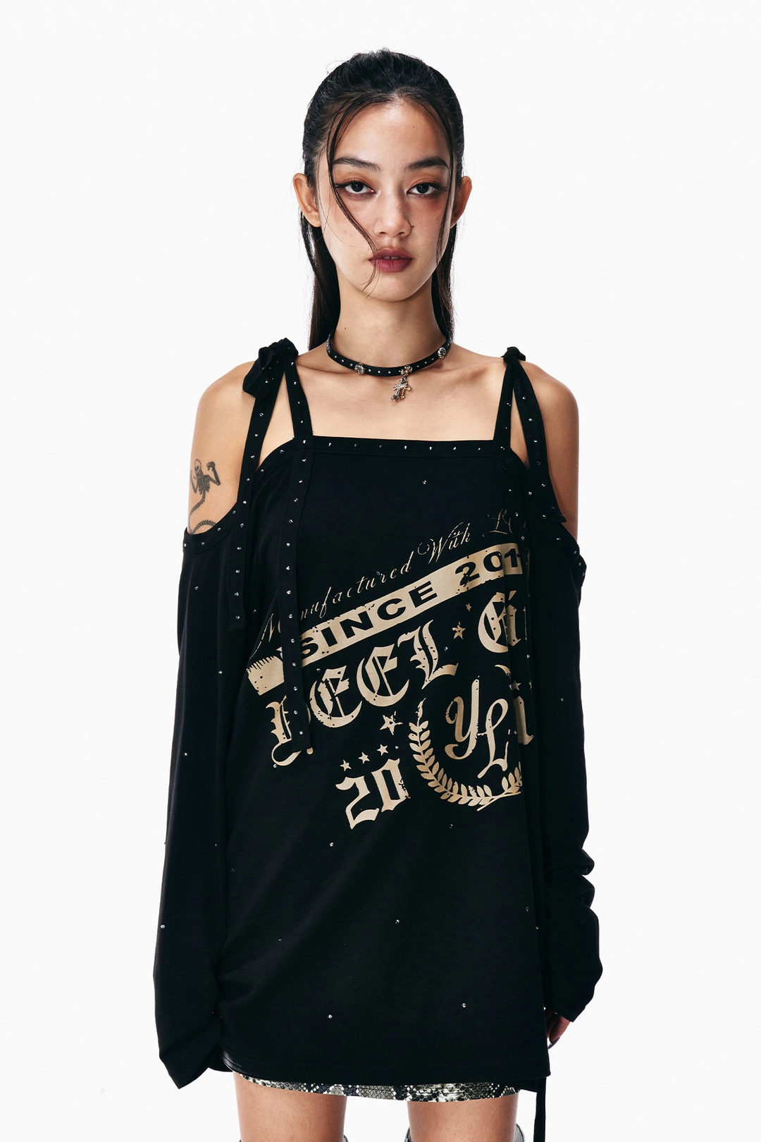 와이이이엘 CUBIC OVERSIZED SHOULDER STRAP TOP BLACK 상품 이미지 2
