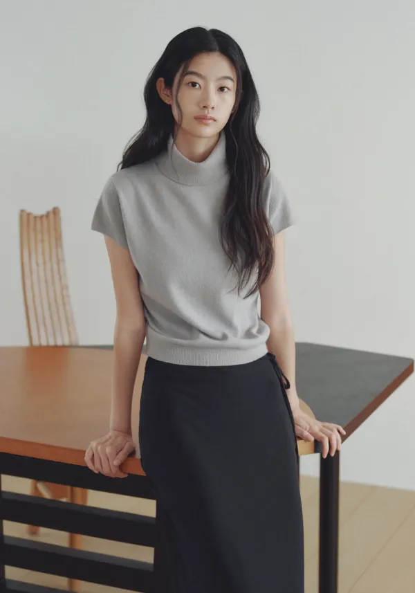 Mora Turtle Neck Knit