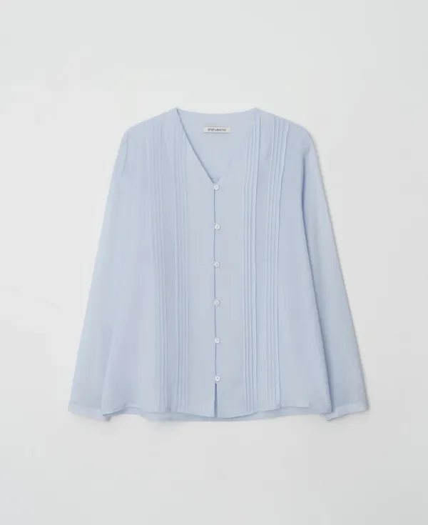 Soft Pintuck V-Neck Blouse_SKY BLUE