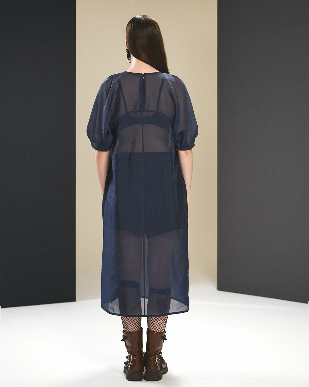 휘 SHEER PUFF SLEEVE DRESS 상품 이미지 3