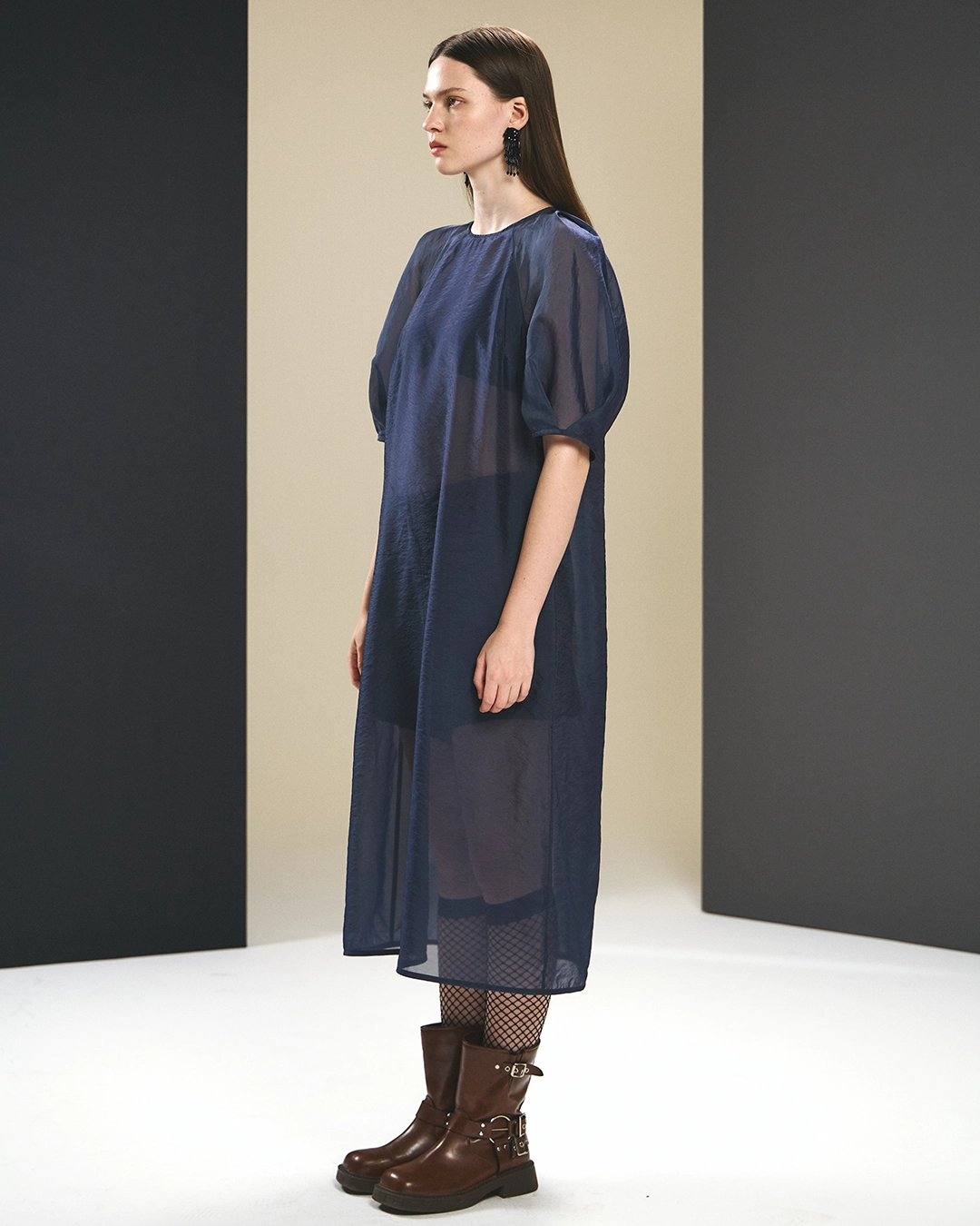 휘 SHEER PUFF SLEEVE DRESS 상품 이미지 2