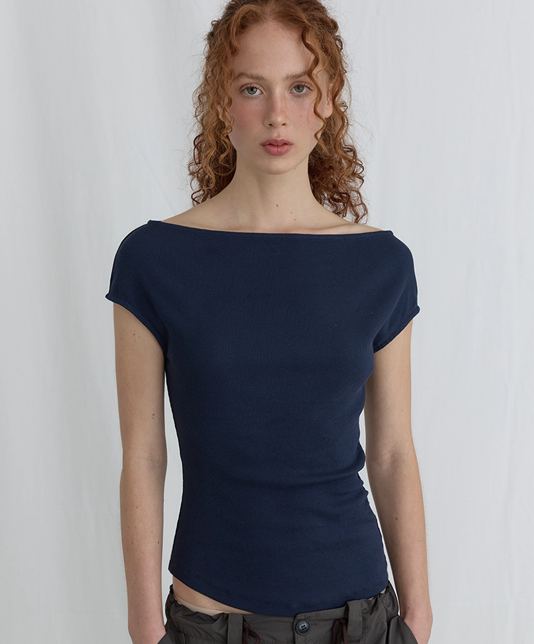 오데스 DRAPE CLASSIC TOP - NAVY 상품 이미지 2
