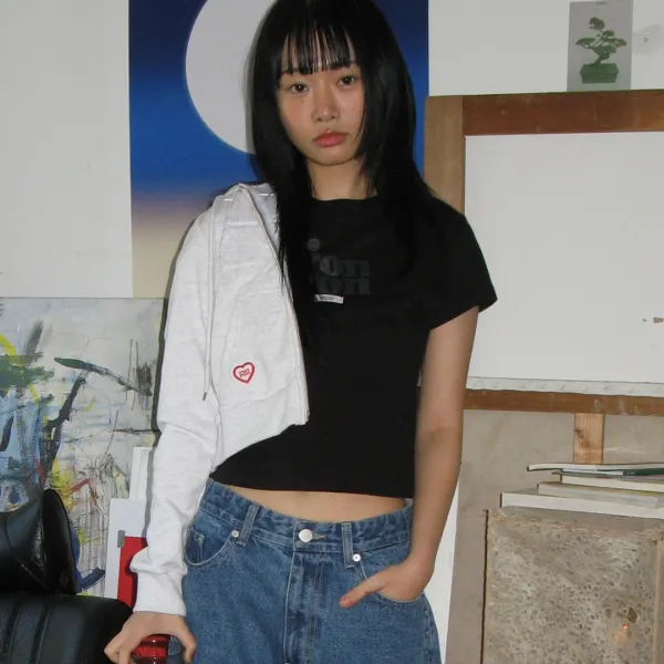 LABEL LOGO CROP T SHIRT BLACK CHARCOAL