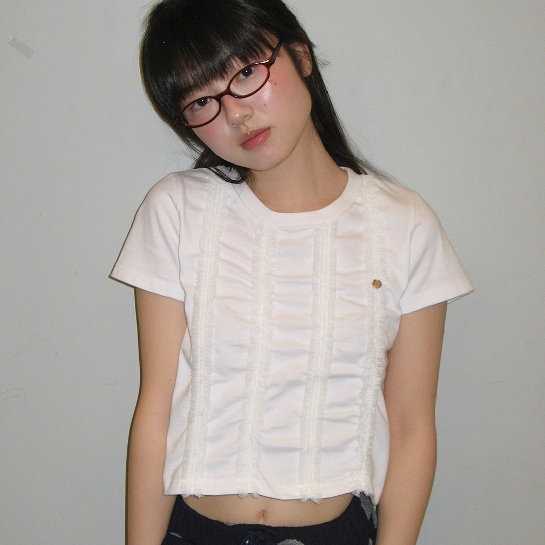 론론 FRILL LINE PENDENT CROP SHORT T SHIRT WHITE 상품 이미지 1