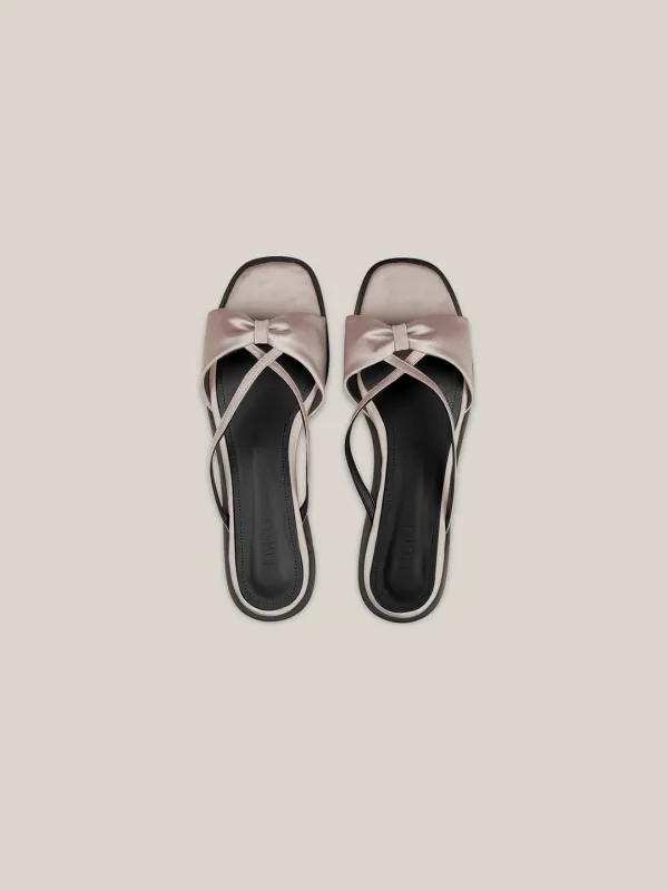 RIBBON SATIN FLIP FLOP [ PALE GRAY ]