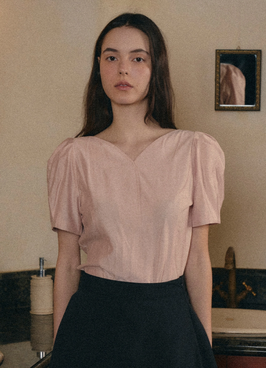 안젤로비안코 Hershy Heart neck Blouse 상품 이미지 2