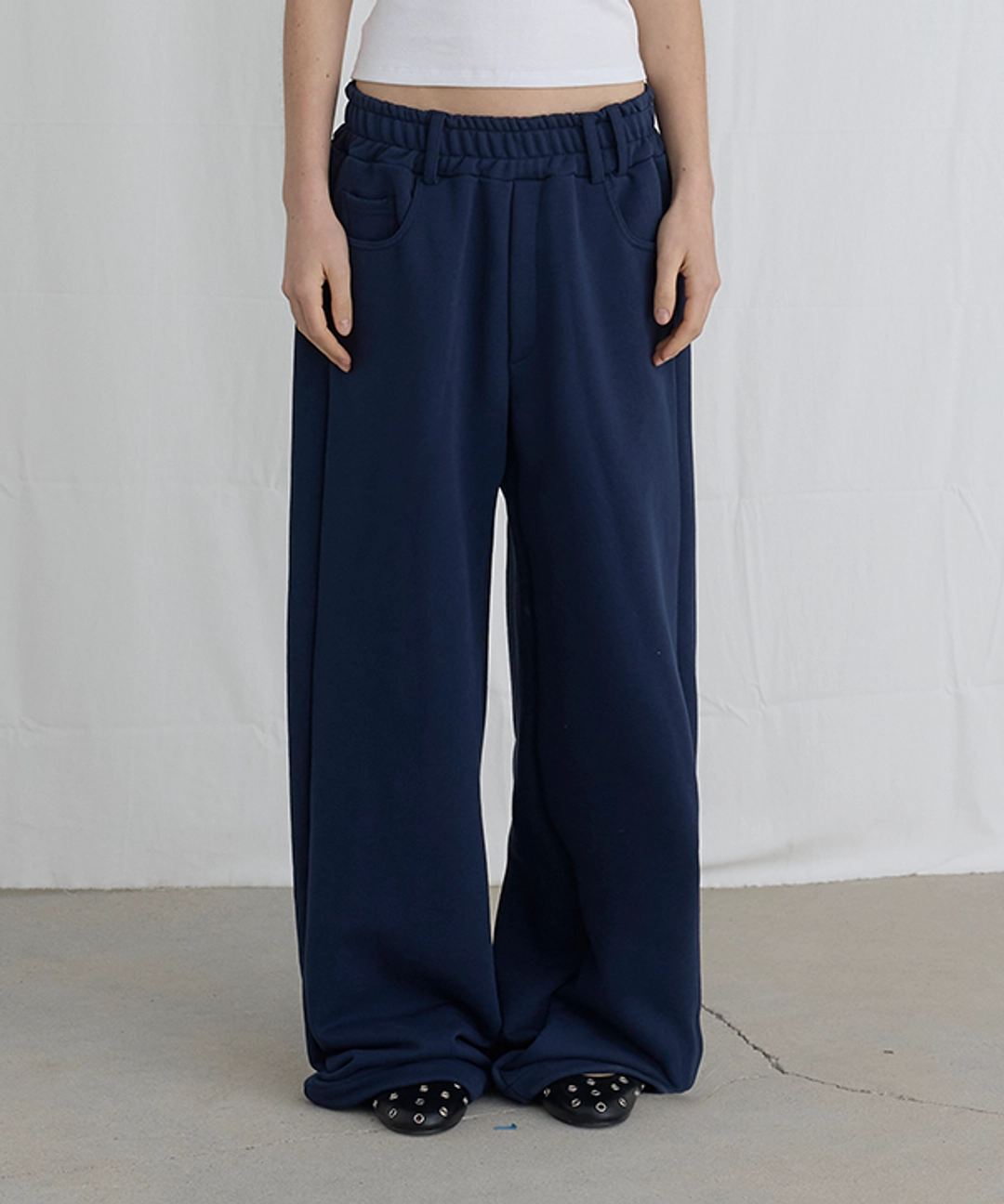 오데스 BELT LOOP SWEAT PANTS - NAVY 상품 이미지 2